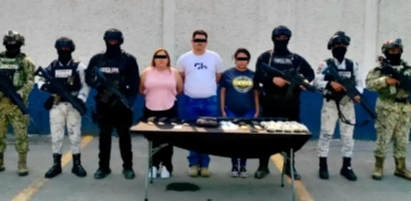 Detienen a seis por narcobloqueos en Nuevo León; hay tres mujeres y un menor