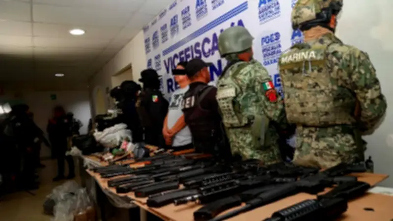 Detienen al 'Profesor', presunto jefe del CJNG en Oaxaca con arsenal valuado en 1.5 mdp