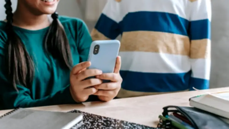 Diputada del PAN propone prohibir redes sociales a menores de 16 años en CDMX