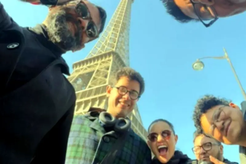 Diputada va a foro en Bruselas y presume paseo en París