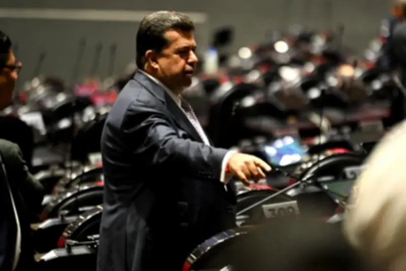 Diputado de Morena denuncia amenazas de Pedro Haces por caso de préstamos a maestros en Querétaro