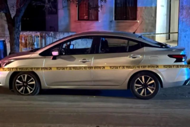 Disparan a vehículo en Nuevo León; conductor logra escapar ileso tras ataque armado
