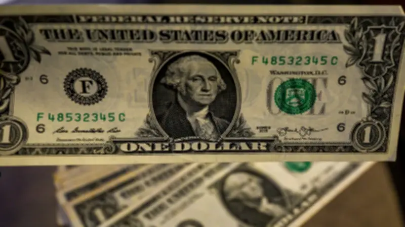 Dólar se cotiza en 17.26 pesos este 16 de abril según Banxico