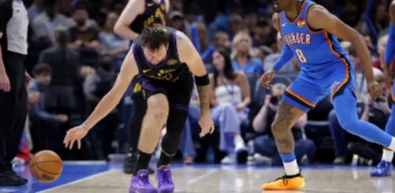 Doncic viaja a Europa por tratamiento de emergencia para playoffs con Lakers