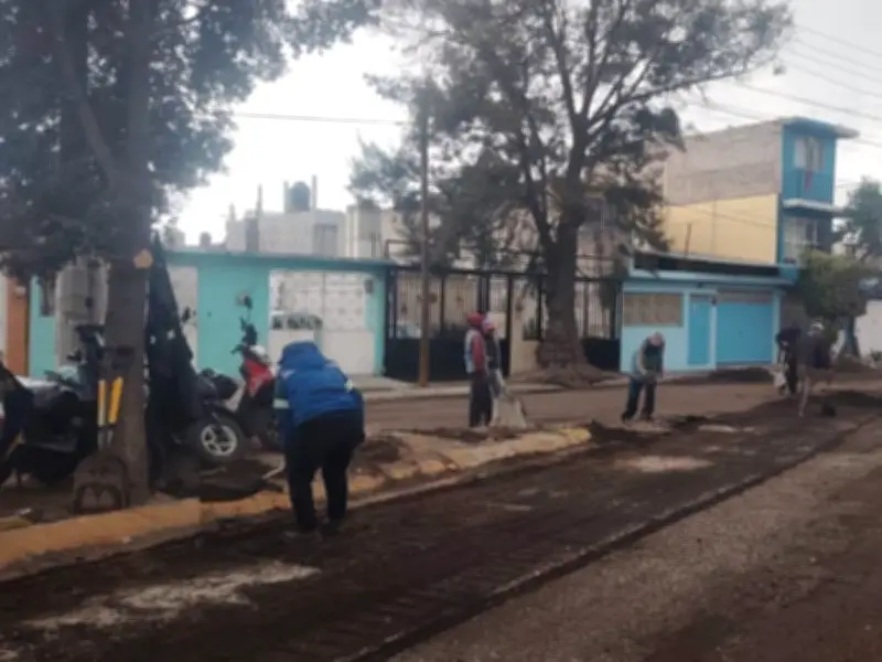 Ecatepec avanza en rehabilitación vial con perfilado en calles clave