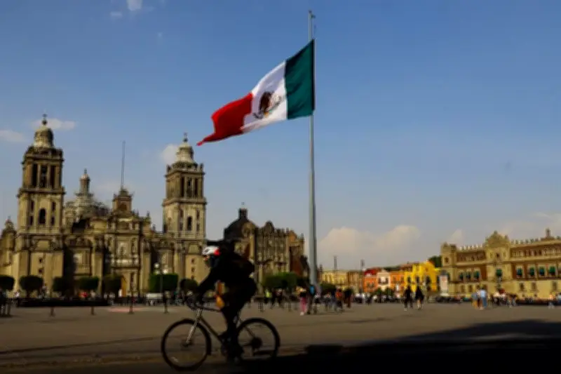 Economía de México cae 0.8% en primer trimestre de 2025