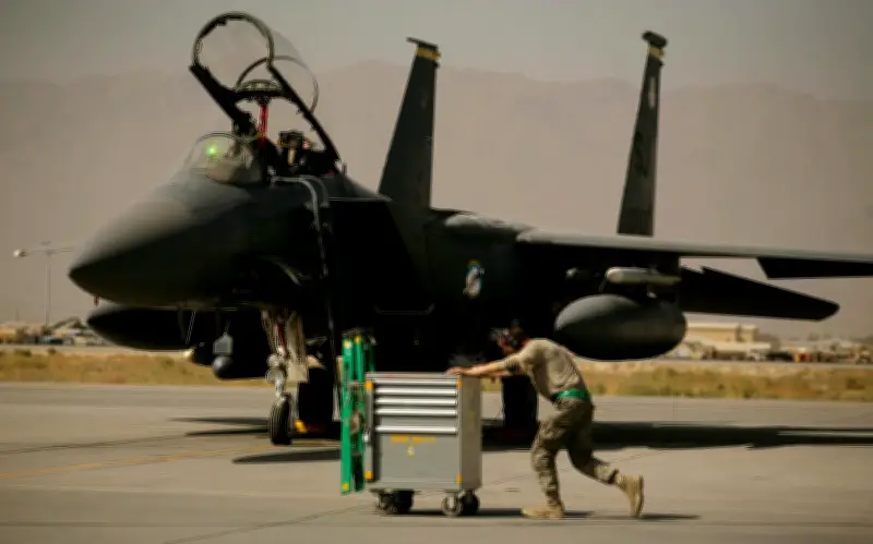 EE.UU. intensifica búsqueda de piloto desaparecido tras derribo de F-15E por Irán