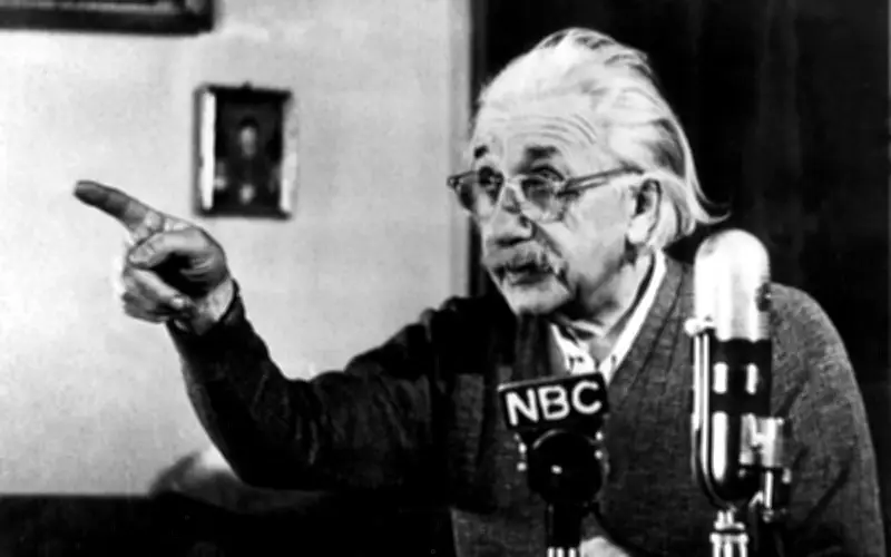 Einstein: La soledad y la vida tranquila como motor de la creatividad intelectual