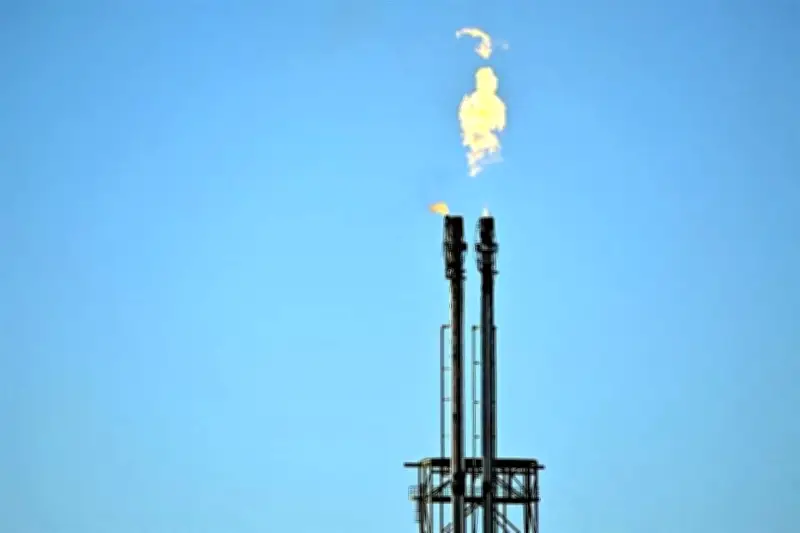 El Crudo Brent Cierra con Fuerte Alza del 4.7% y Se Acerca a los 100 Dólares