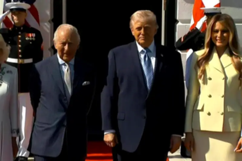 El rey Carlos III se reúne con Trump en audiencia privada