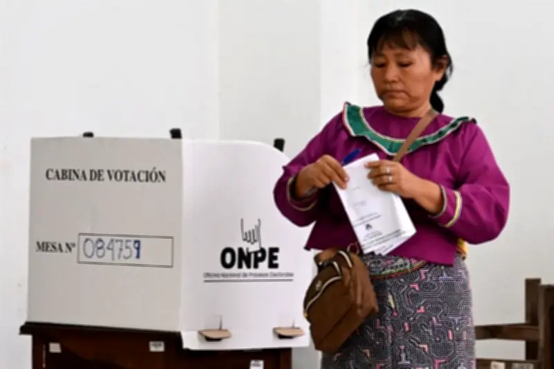 Elecciones en Perú: 35 candidatos se disputan la presidencia en comicios cruciales