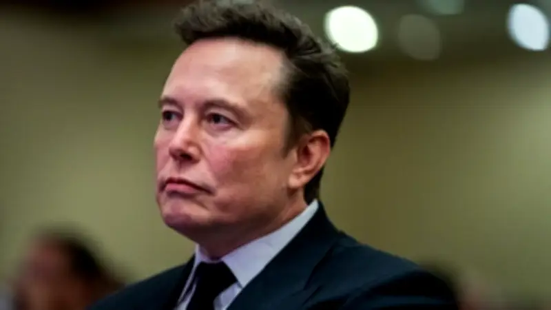 Elon Musk acusa a Sam Altman de traicionar la misión original de OpenAI