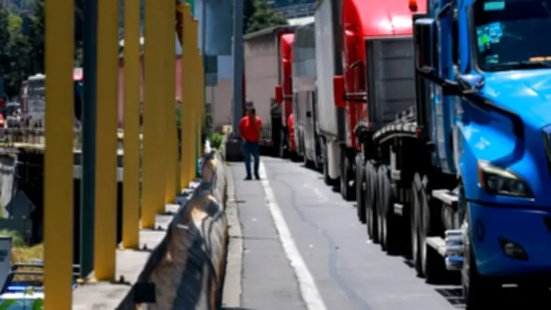 Embajada de EE. UU. alerta por bloqueos carreteros en México y emite recomendaciones de seguridad