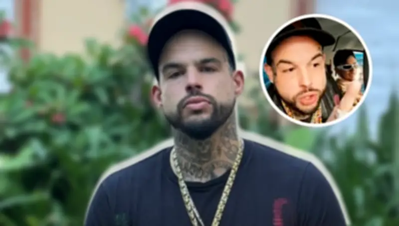 Emiliano Aguilar estalla en conferencia y la abandona al ser cuestionado sobre su familia