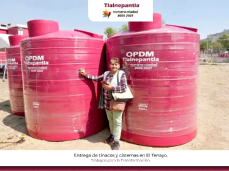 Entregan tinacos a familias de El Tenayo en Tlalnepantla para mejorar almacenamiento de agua