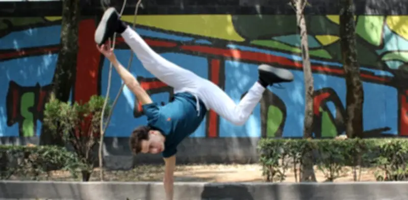 Erik Maisner: El bailarín con autismo que desafía la exclusión desde la danza