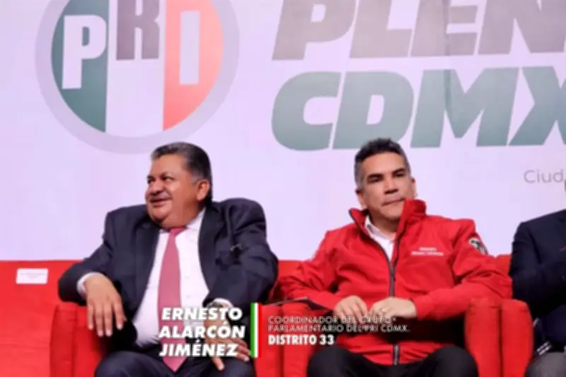 Ernesto Alarcón deja el PRI y se suma al PAN