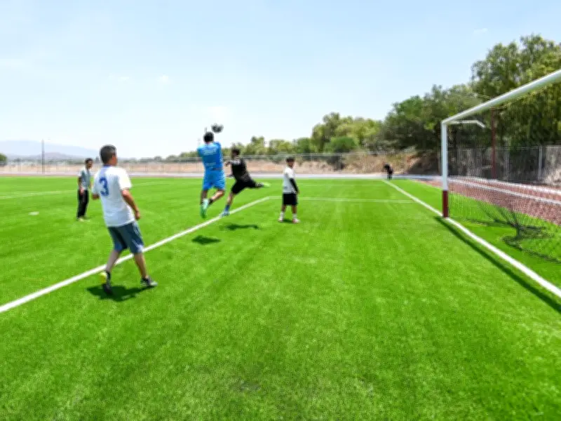 Estado de México renueva 78 canchas de fútbol en 48 deportivos para impulsar el deporte