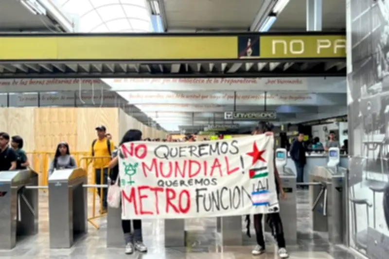Estudiantes de la UNAM exigen mantenimiento urgente al Metro de la CDMX