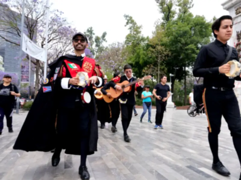 Estudiantinas llenan de arte y cultura el Centro Histórico de la CDMX