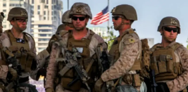 EU inscribe automáticamente a jóvenes mexicanos en servicio militar