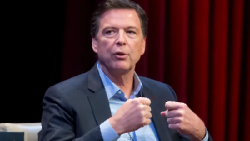 EU ordena arresto de James Comey por foto de conchas marinas