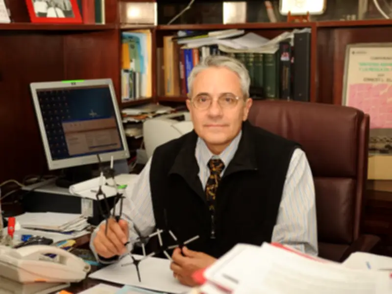 Eusebio Juaristi explora los elementos en La suite de los elementos