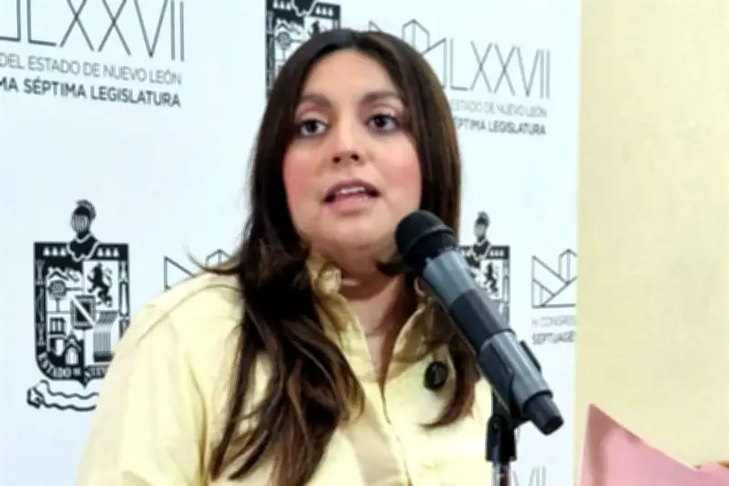 Exigen investigar olores a químicos en García, NL