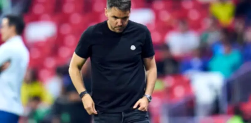 Expertos deportivos critican con dureza a directiva de Cruz Azul por despido de Larcamón