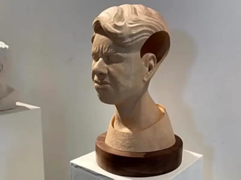 Exposición 'FACE 2026' en Londres reúne esculturas de retratos de artistas globales