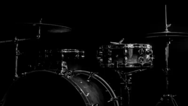 Fallece ex baterista de La Naranja; banda pide ayuda económica para su hijo