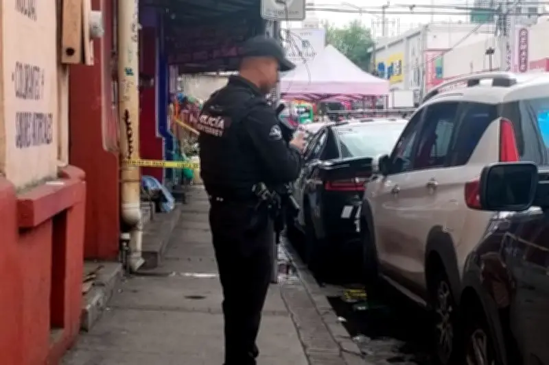 Fallece persona afuera de establecimiento en el centro de Monterrey