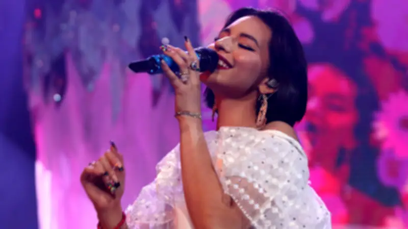 Familia Aguilar defiende a Ángela de rumores por video de Nodal y 'doble' de Cazzu