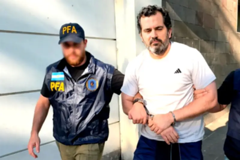 Farias comparece en Argentina y pedirá asilo político