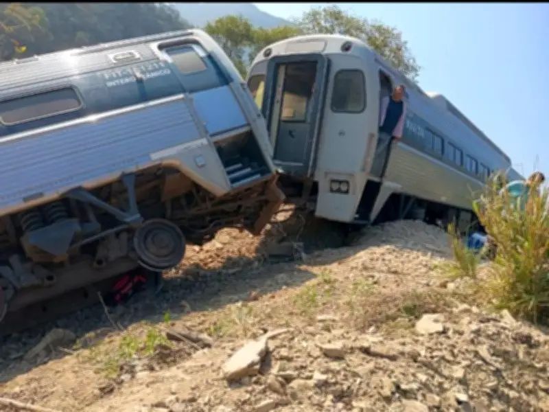 FGR identifica a tres responsables del descarrilamiento del Tren Interoceánico en Oaxaca