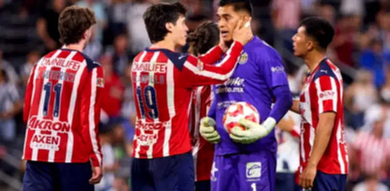 FIFA niega refuerzos a Chivas para la Liguilla, afectando su liderato en Clausura 2026