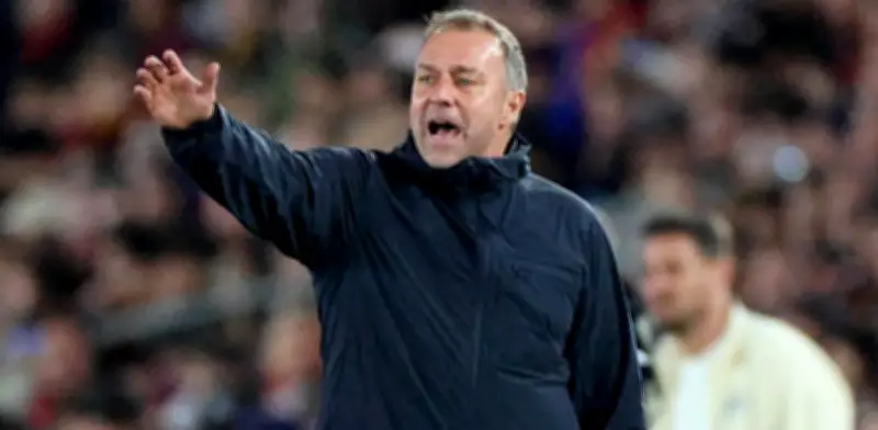 Flick y Simeone unen voces contra el racismo en el fútbol mundial