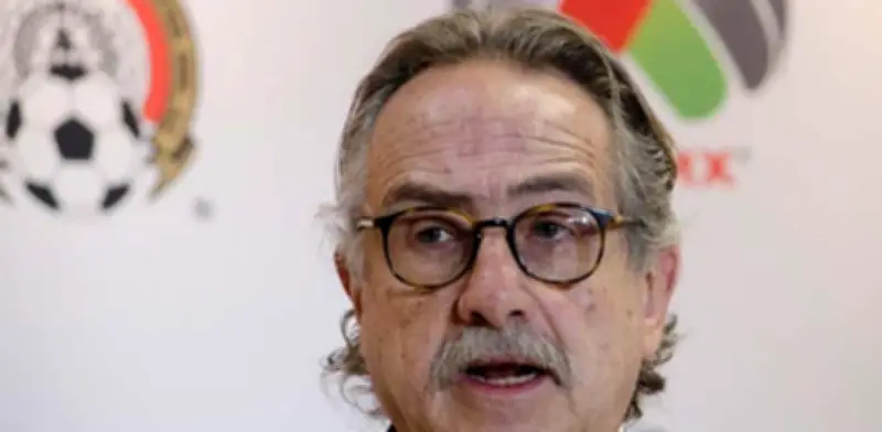 FMF rinde homenaje a Decio de María y destaca su legado rumbo al Mundial 2026