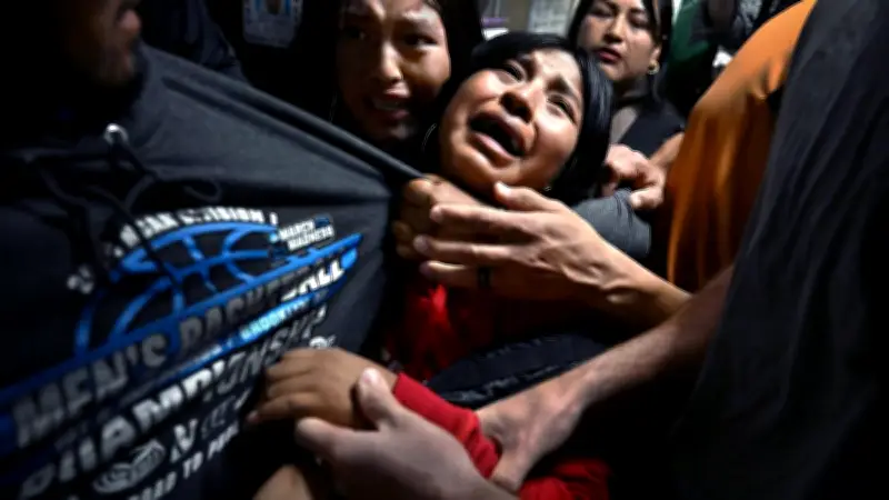 Foto de familia separada por ICE gana World Press Photo 2026