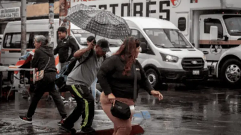 Frente Frío 45 Trae Lluvias y Alivio Térmico en México Este Domingo