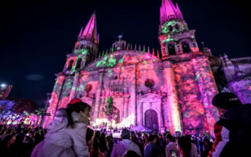 GDLuz 2026 ilumina Guadalajara con folklore mexicano y más de 1.5 millones de visitantes