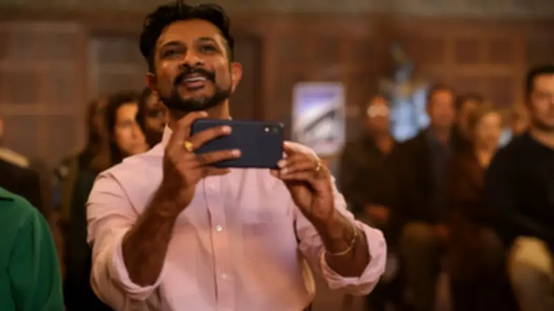 Ghosts renueva para quinta temporada y cuarta llega a streaming