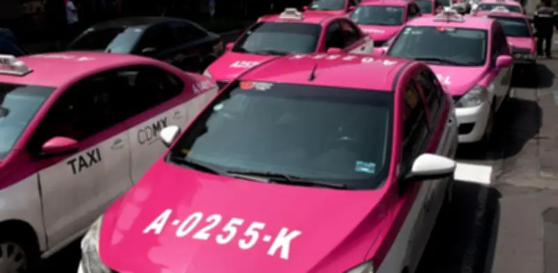 Gobierno CDMX celebra fallo internacional que evita multimillonario pago por tabletas en taxis