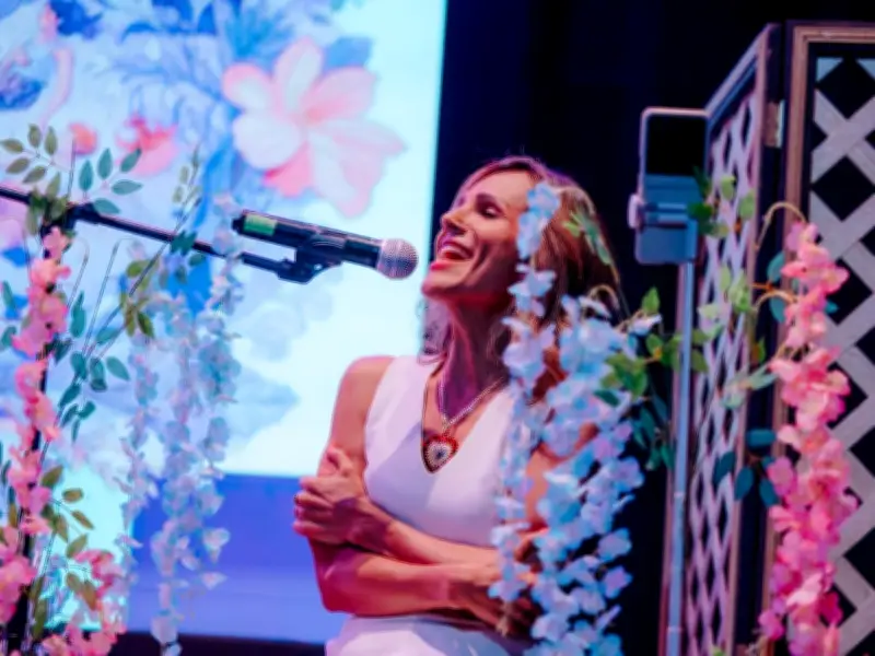 Guadalajara celebra Día de la Visibilidad Trans con concierto de Morgana Love e iluminación de monumentos