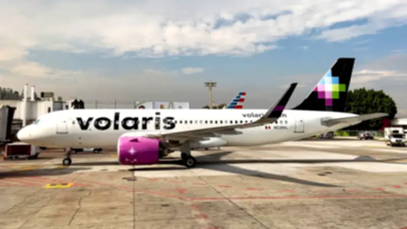 Guerra EE. UU.-Irán impacta vuelos en México: Volaris sube tarifas y recorta rutas