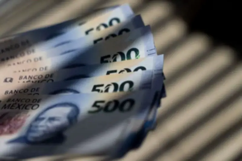 Hacienda proyecta déficit histórico de 1.1 billones de pesos para 2027