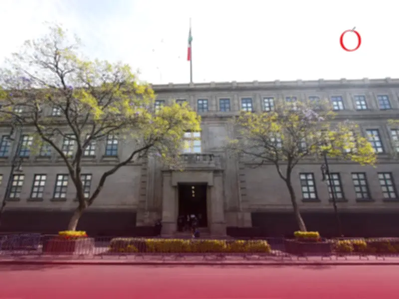 Hermana de Batres avala perdón millonario al ISSSTE en la Corte