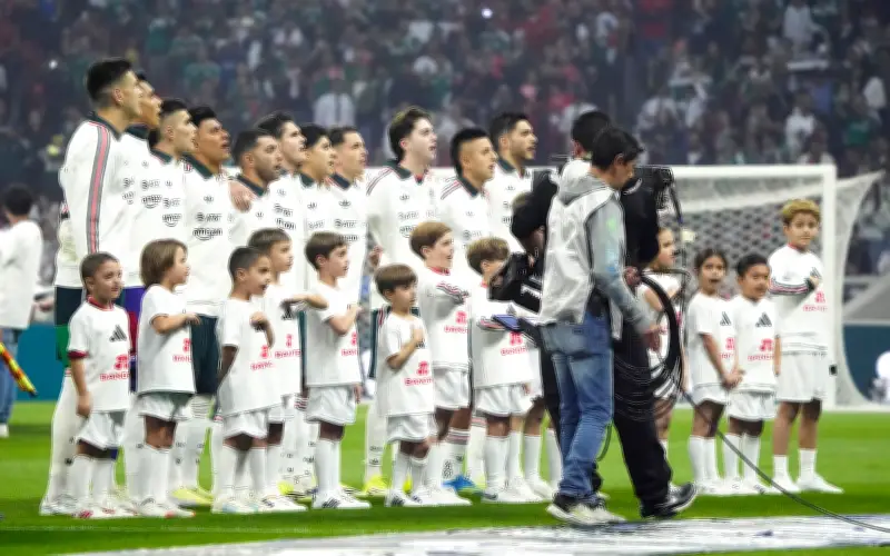 Hirving 'Chucky' Lozano en riesgo de perderse el Mundial 2026 por conflicto con su club