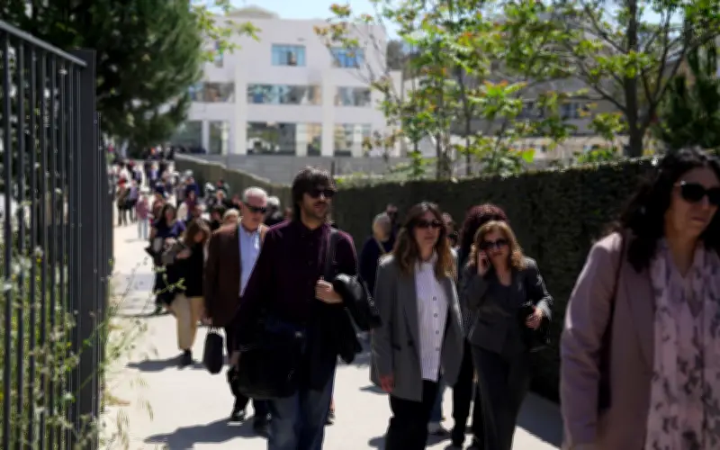 Hombre de 89 años ataca oficina y tribunal en Atenas, deja 4 heridos