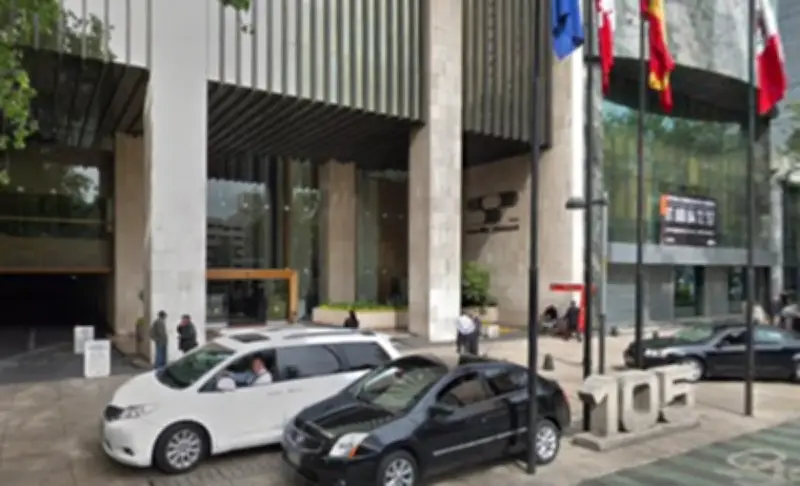 Hombre fallece tras caída desde piso 21 del Hotel Sevilla Palace en Paseo de la Reforma